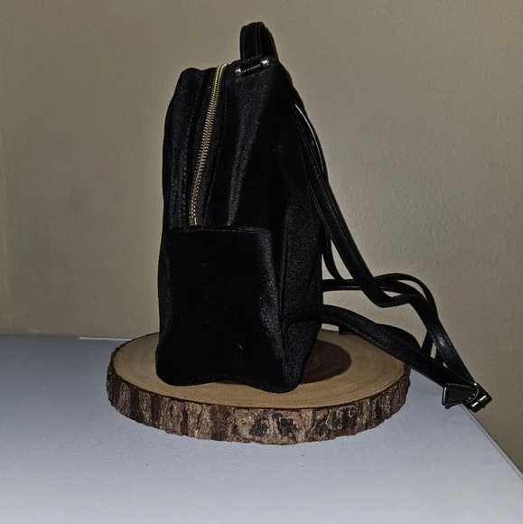 Sold - Picture 5 of 11